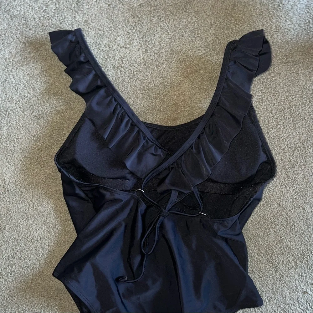 Black Ruffled Strap One Piece Cheeky Swimsuit Size Large